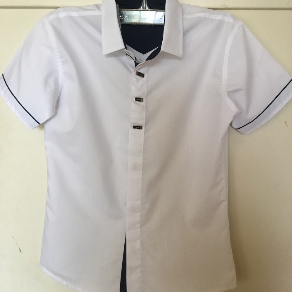 Boy's shirt size 8