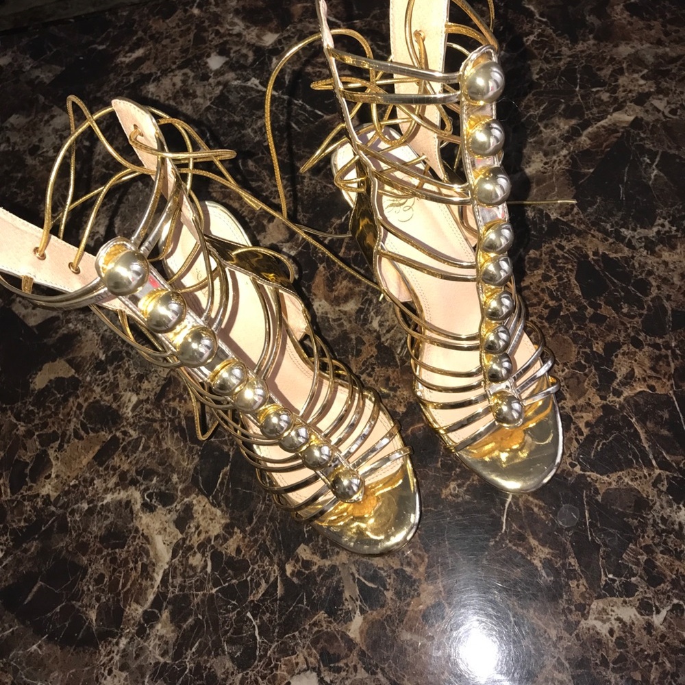Mega gold heels