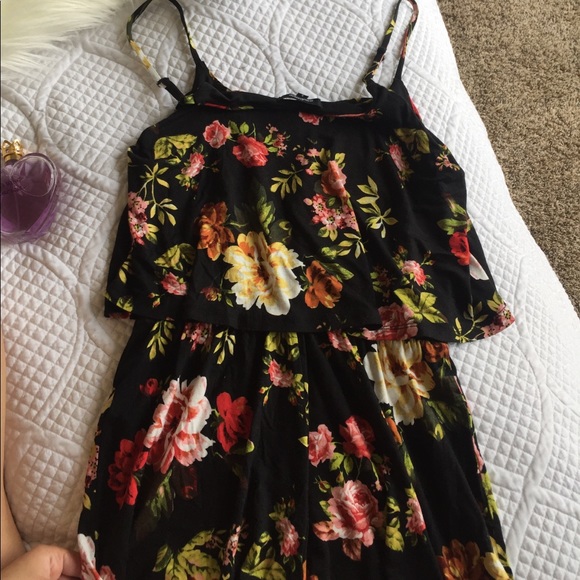 🌺ROMPER🌺 - Picture 2 of 6