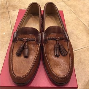 Allen Edmonds two tone loafers size 9.5D.