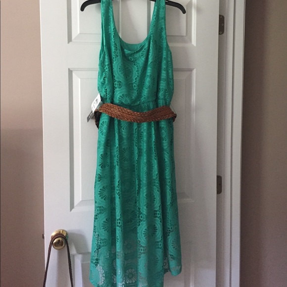 SIZE XL • HI-LO LACE DRESS - Picture 4 of 4
