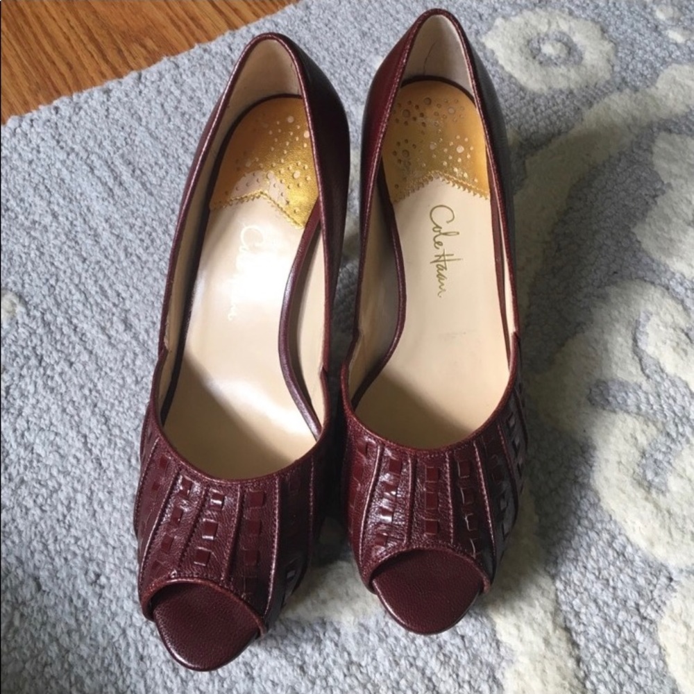 *donated* VGUC Cole Haan Peep Toe Pumps 6.5