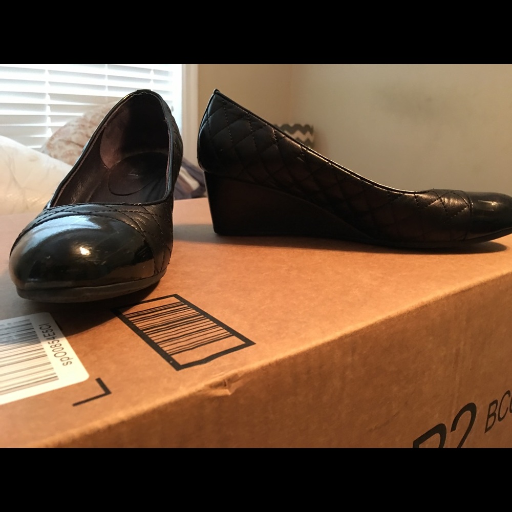 Vaneli- quilted black wedge-size 10
