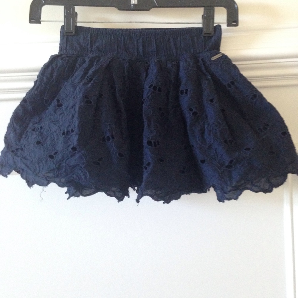Small Abercrombie kids lace skirt