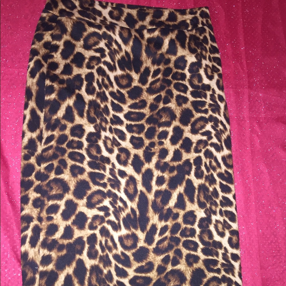 Leopard print skirt