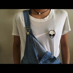 brandy melville alien tee 🌼🌸