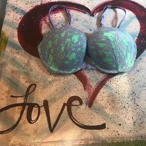 NWT VS Very Sexy Push Up 32DD.