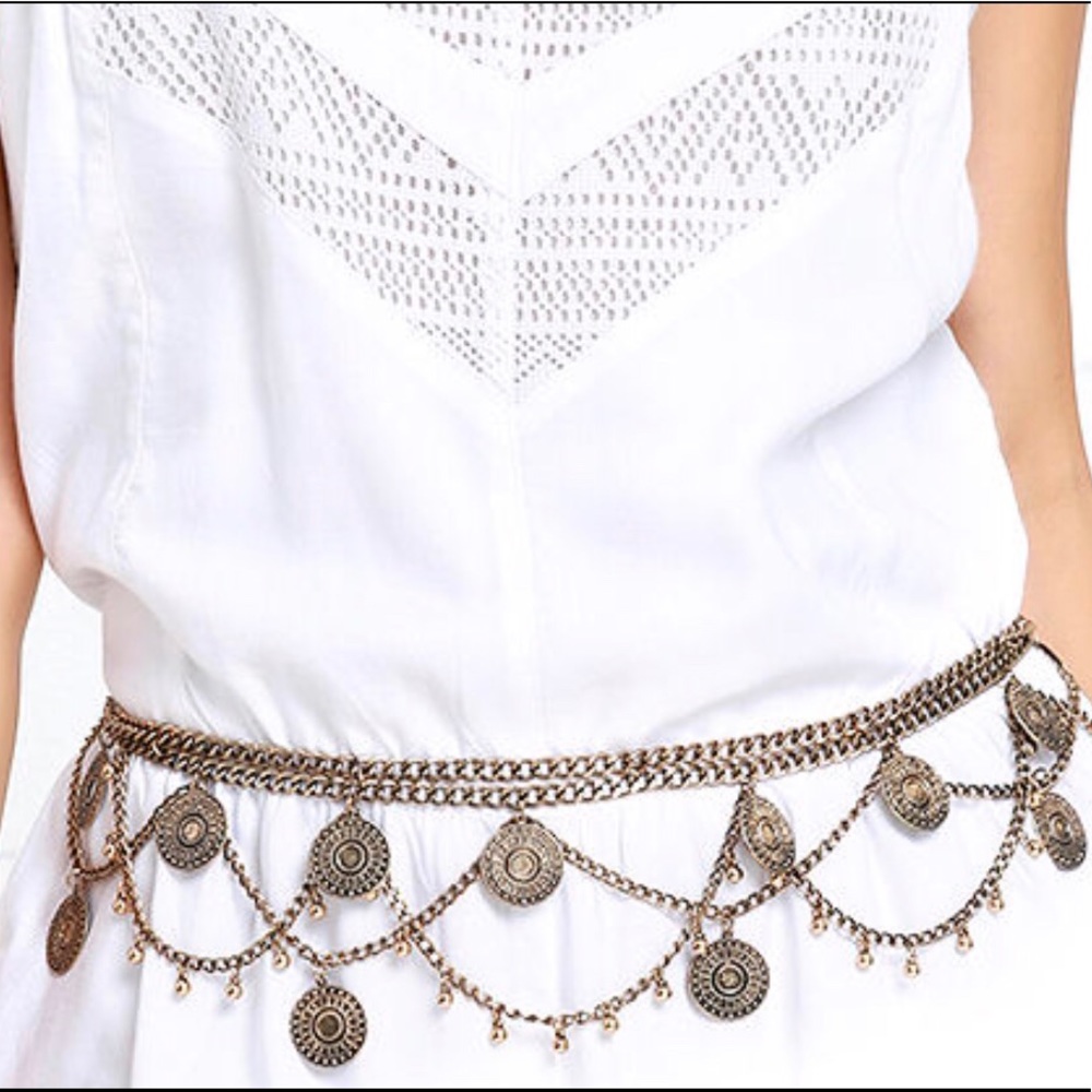Gold chain belt. NWT