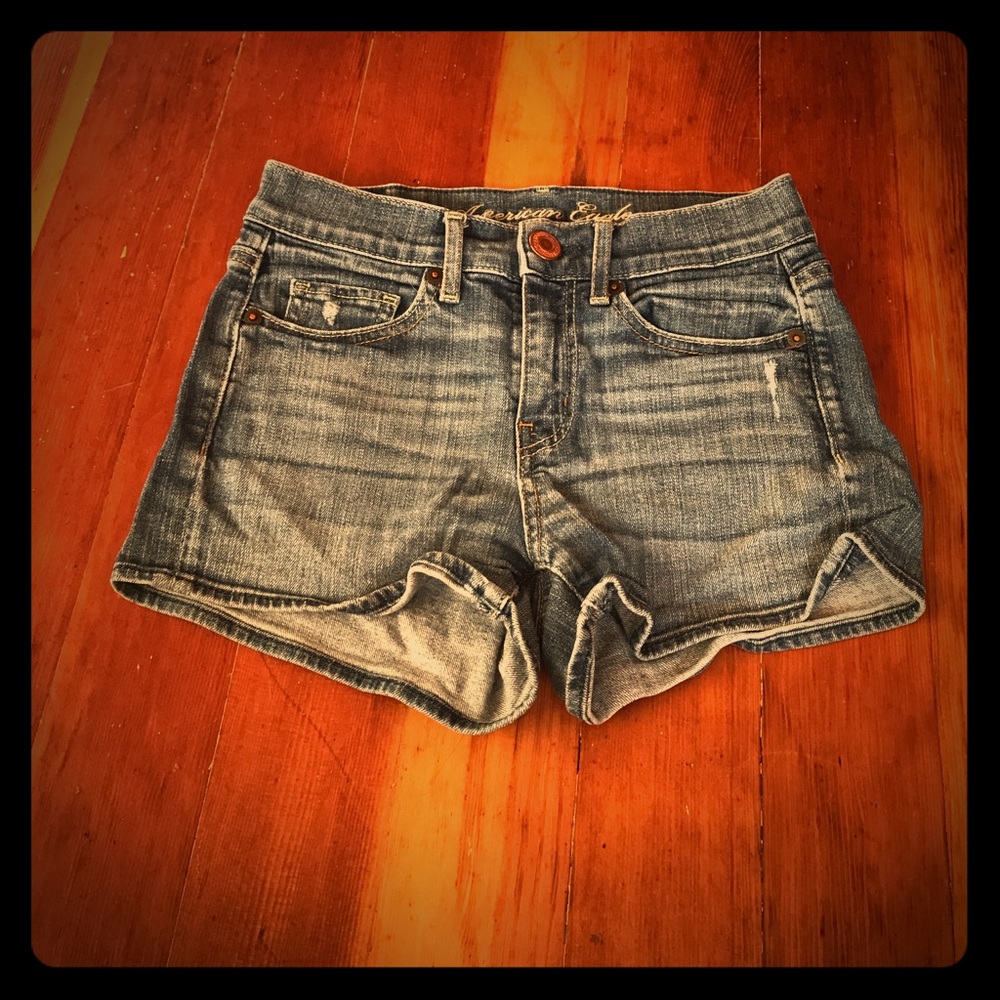 Dark wash high wasted shorts