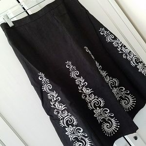 LOFT sz 6 black skirt with white stitching
