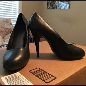 Mia black pump-4 inch heel