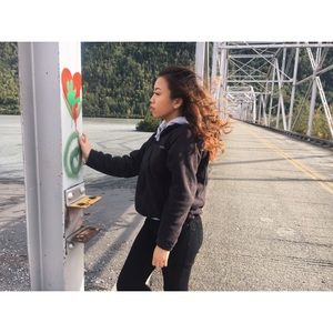 Meet your Posher, Doua