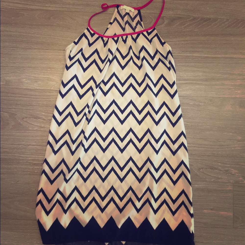 Perfect casual dress; unique color contrast