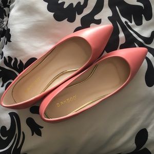 Pointed toe flats
