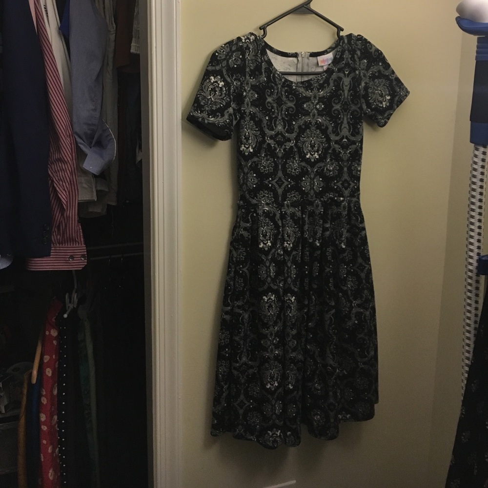 XXS Lularoe Amelia black and gray