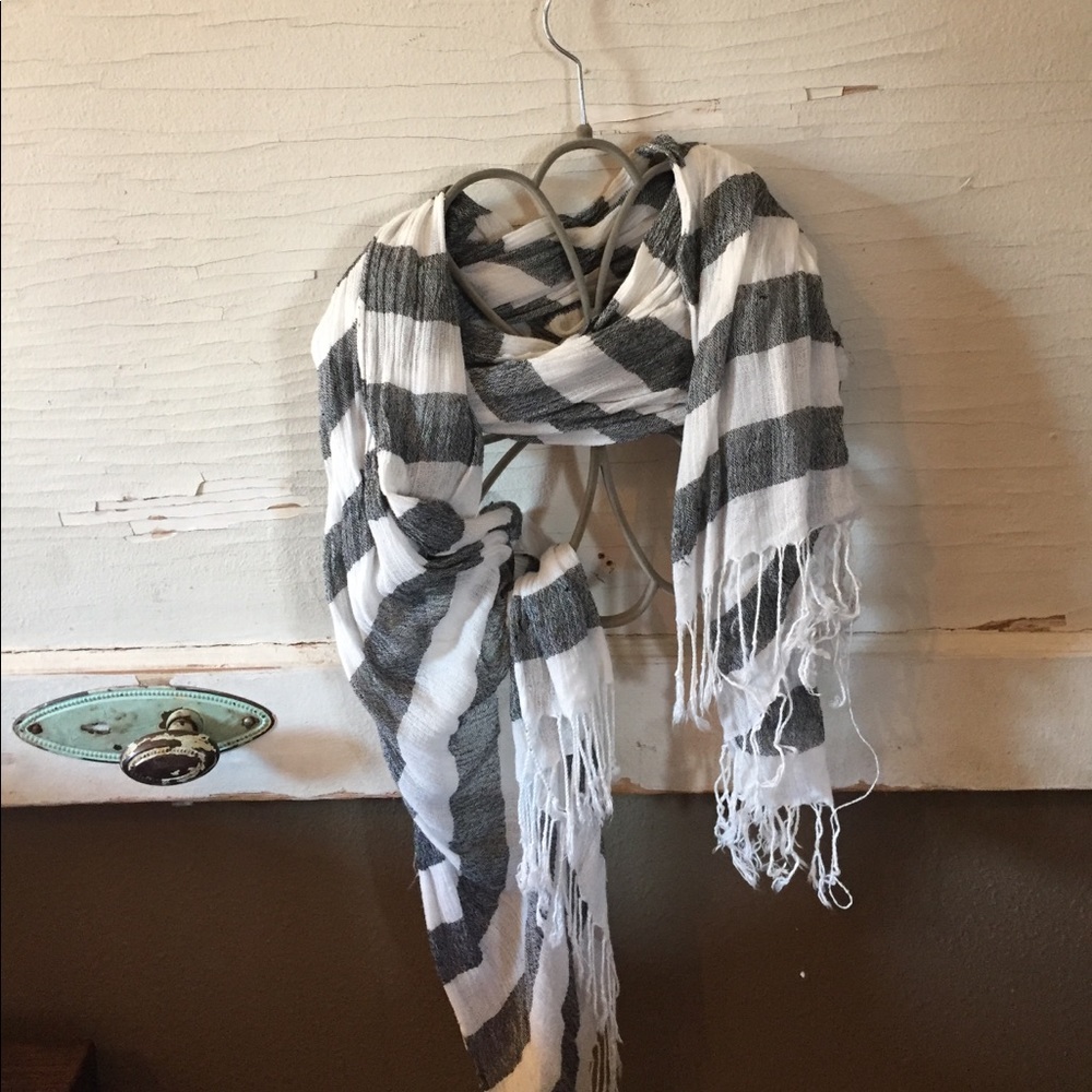Grey Stripe Scarf
