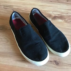 [GOING SOON] Black-and-White Slip-On's