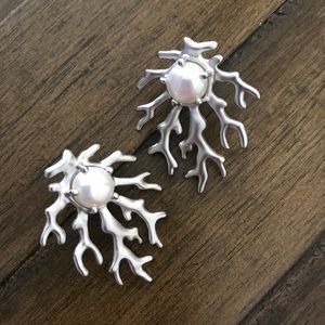 Kendra Scott Hattie Earrings-- NWOT