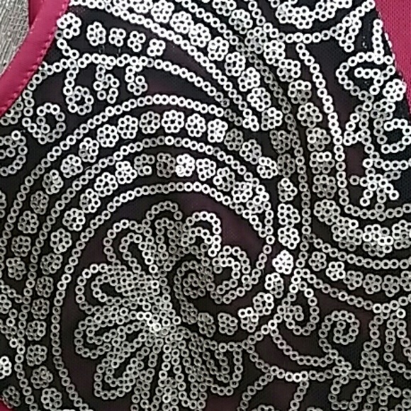 Top - Picture 2 of 4