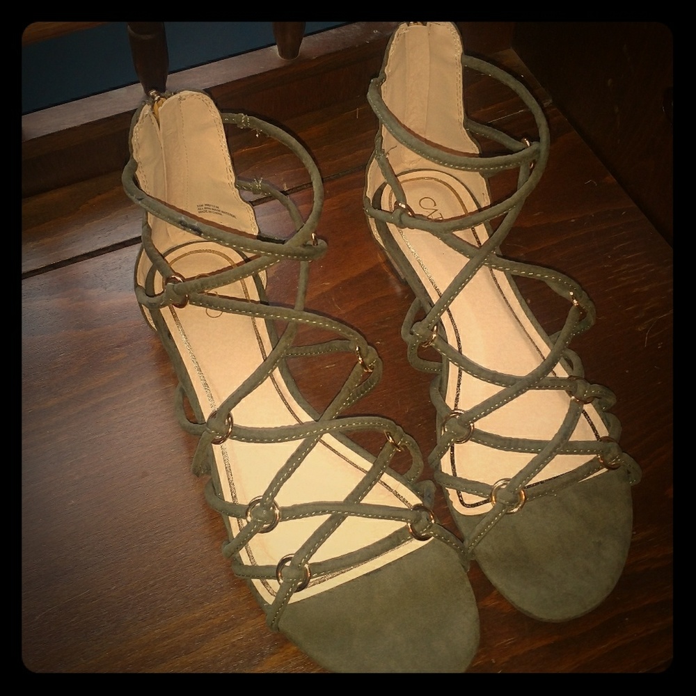 Siza 11 Cato Sandals NWOT