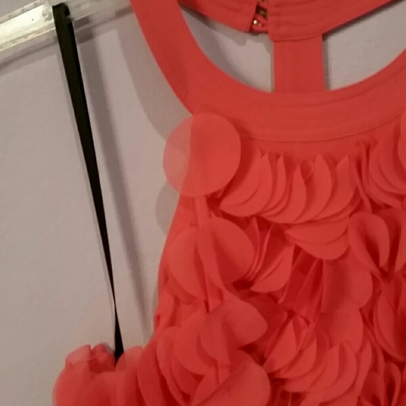 Bebe petal top - Picture 2 of 4