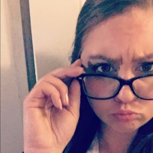 Meet your Posher, April