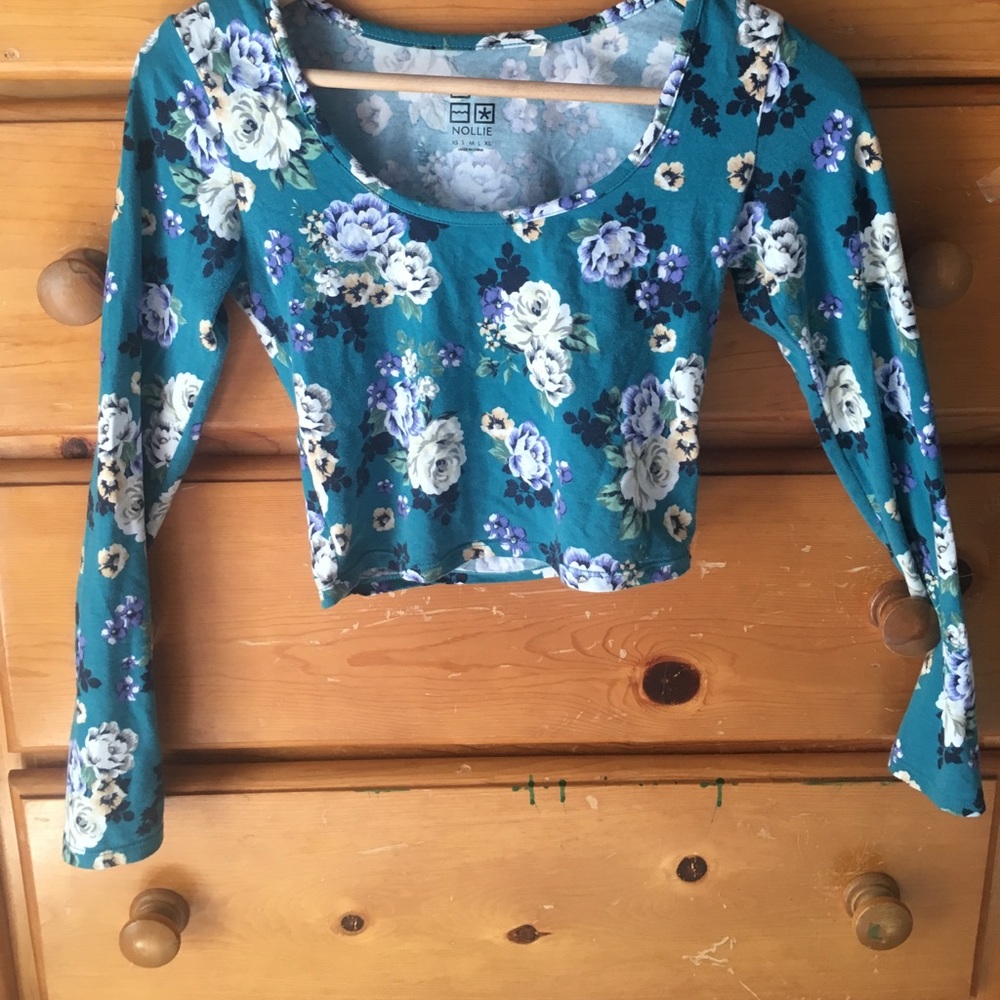 🌞 NOLLIE CROP TOP SIZE SMALL