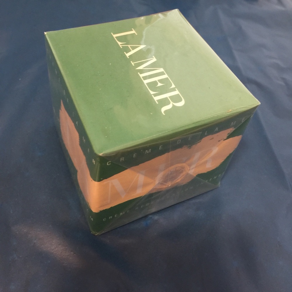 Creme De La Mer.  regeneration Moisturizing cream