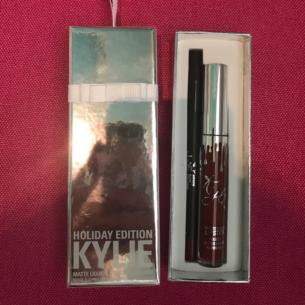 Kylie Lip Kit in Merry