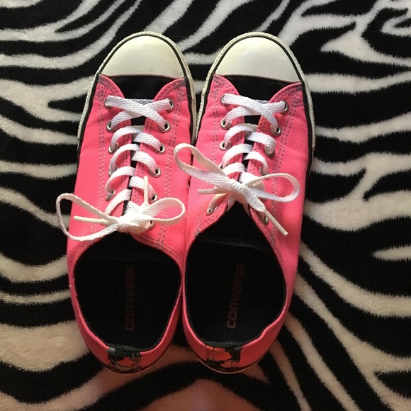 Pink Convers - Picture 1 of 6