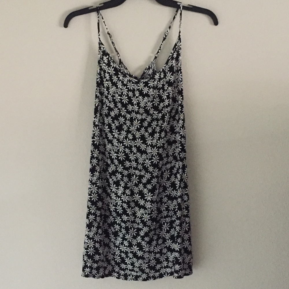 NWOT Forever 21 daisy dress with lace up back