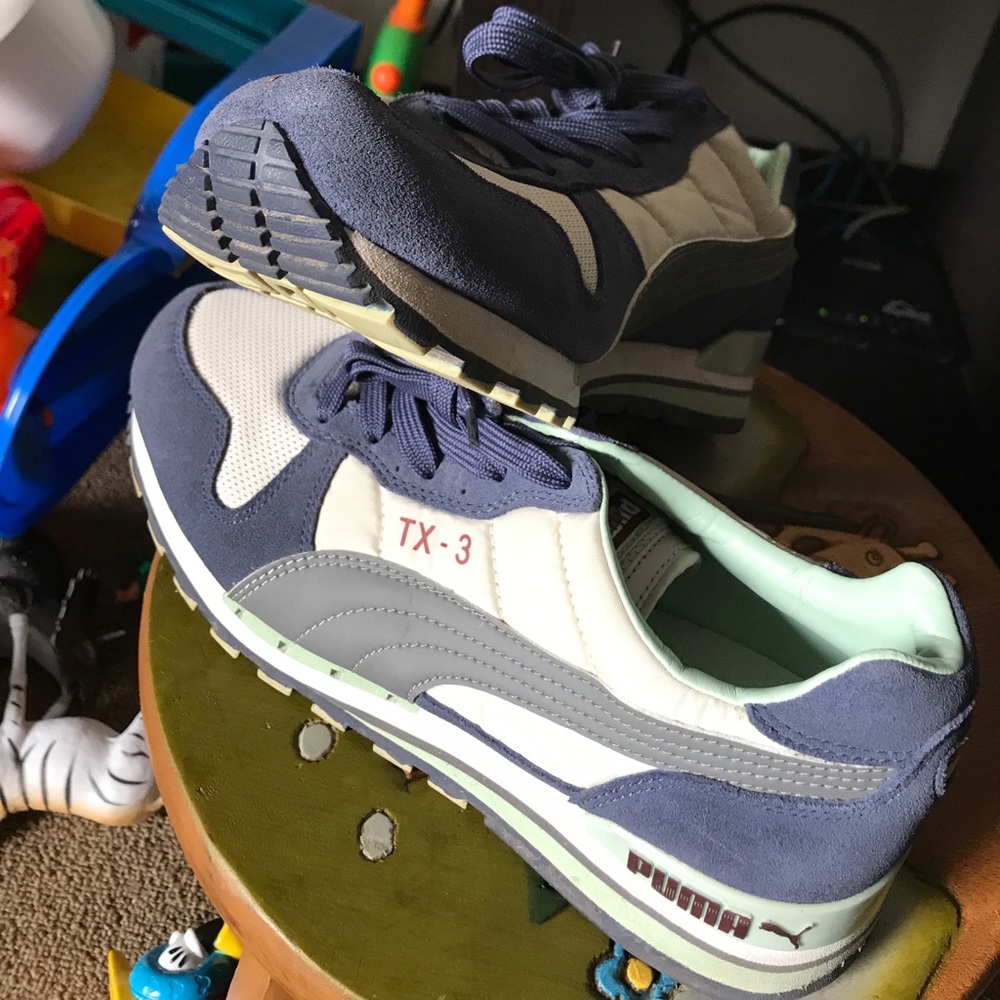 Athletic soes