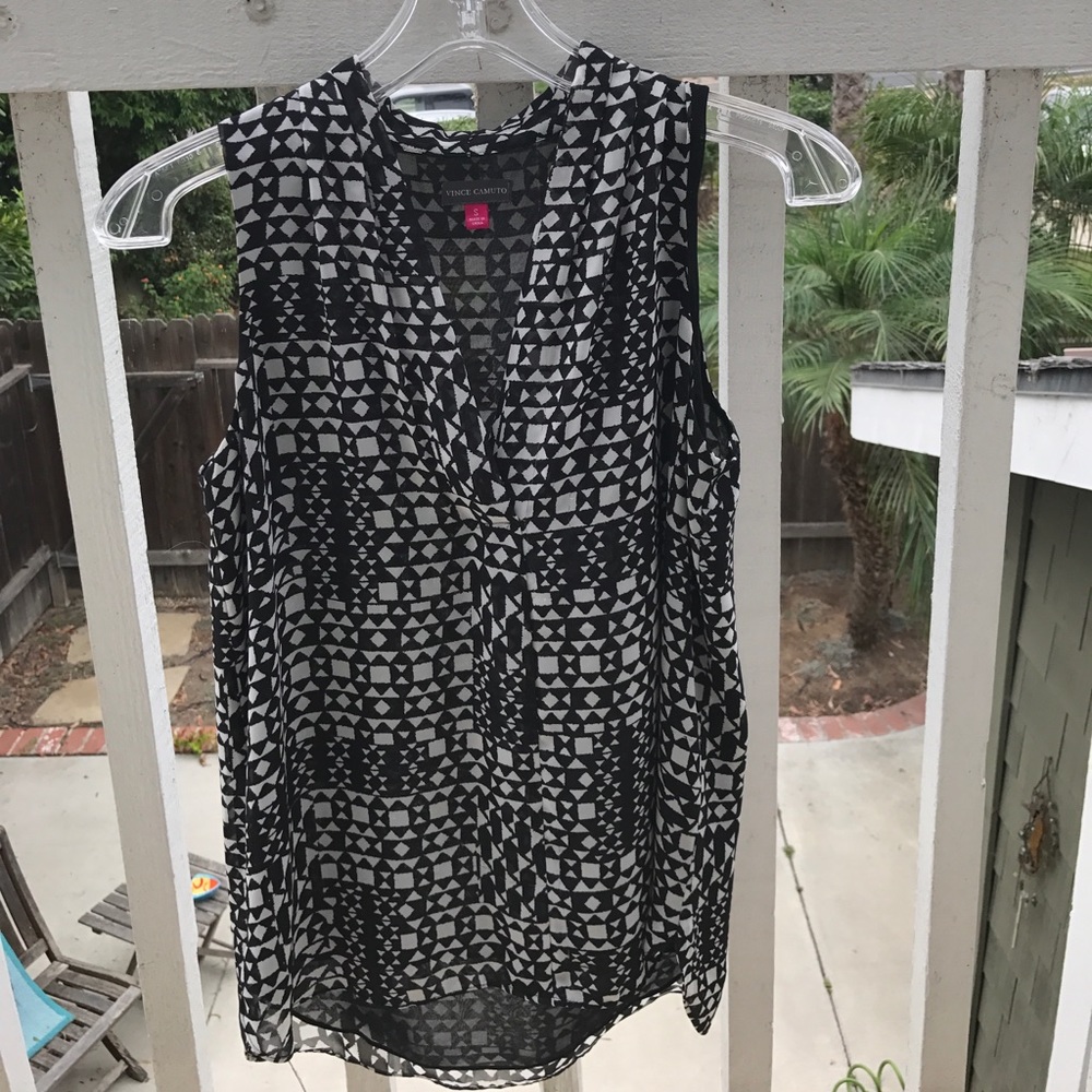 Vince Camuto Top- black & white