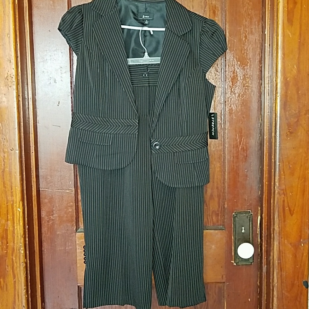 Crop pinstripe pant suit