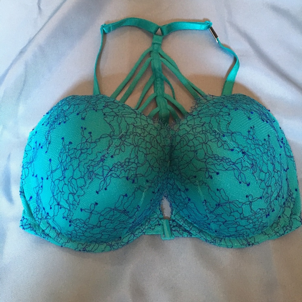 NWT VS. Push-Up Bra