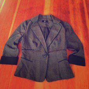 Fitted quarter sleeve blazer