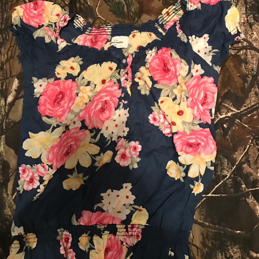 Abercrombie floral top