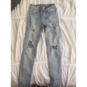 Light Wash Distressed High Waisted Jeans