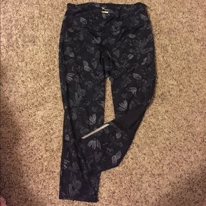 Old Navy Active Compression Capris