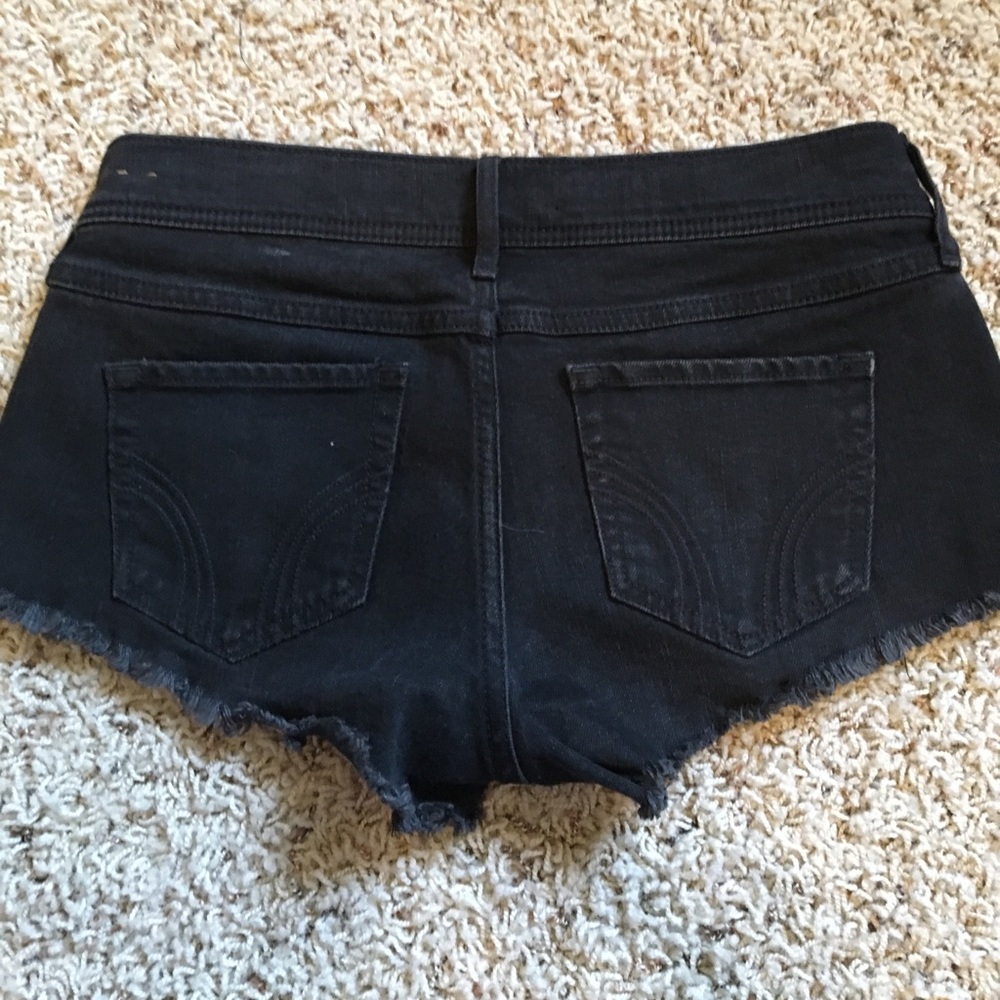 Shorts - Picture 2 of 3