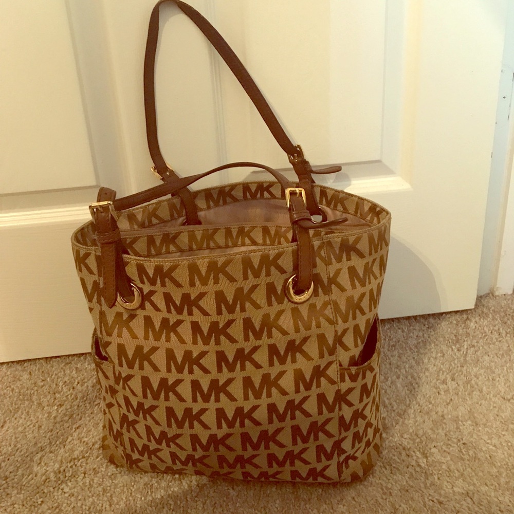 Michael kors jet set logo tote authentic