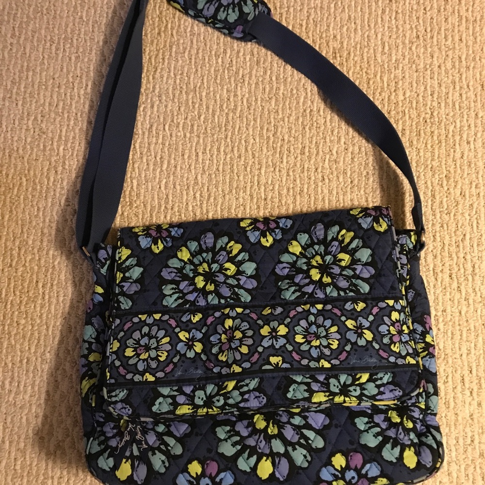 Vera Bradley Messenger bag