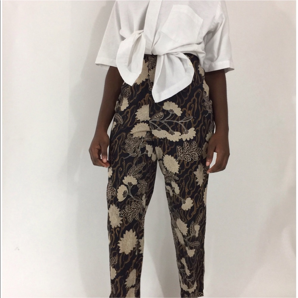 Kathie Lee floral printed pants