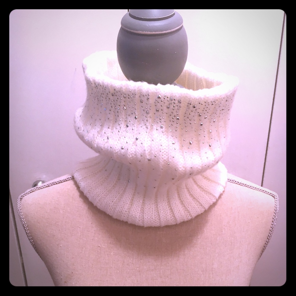 White neck scarf with rhinestones on front