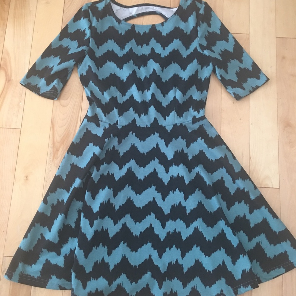 Dress with cute back
