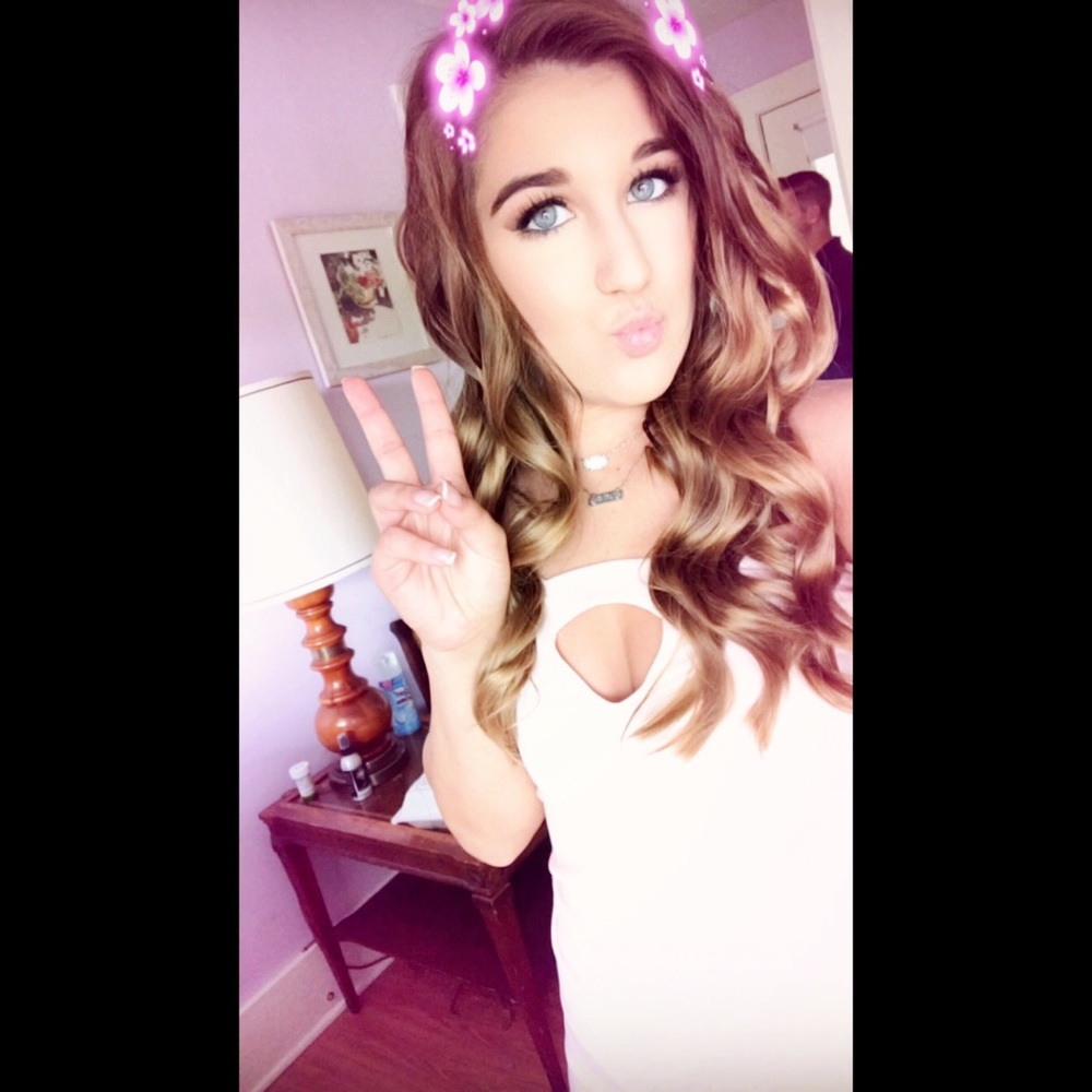 Meet your Posher, Brooke