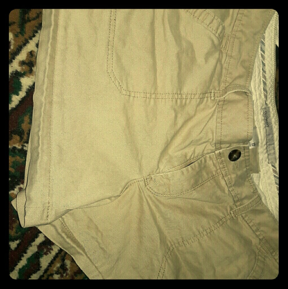 Old Navy Low Rise Khaki/Cargo shorts