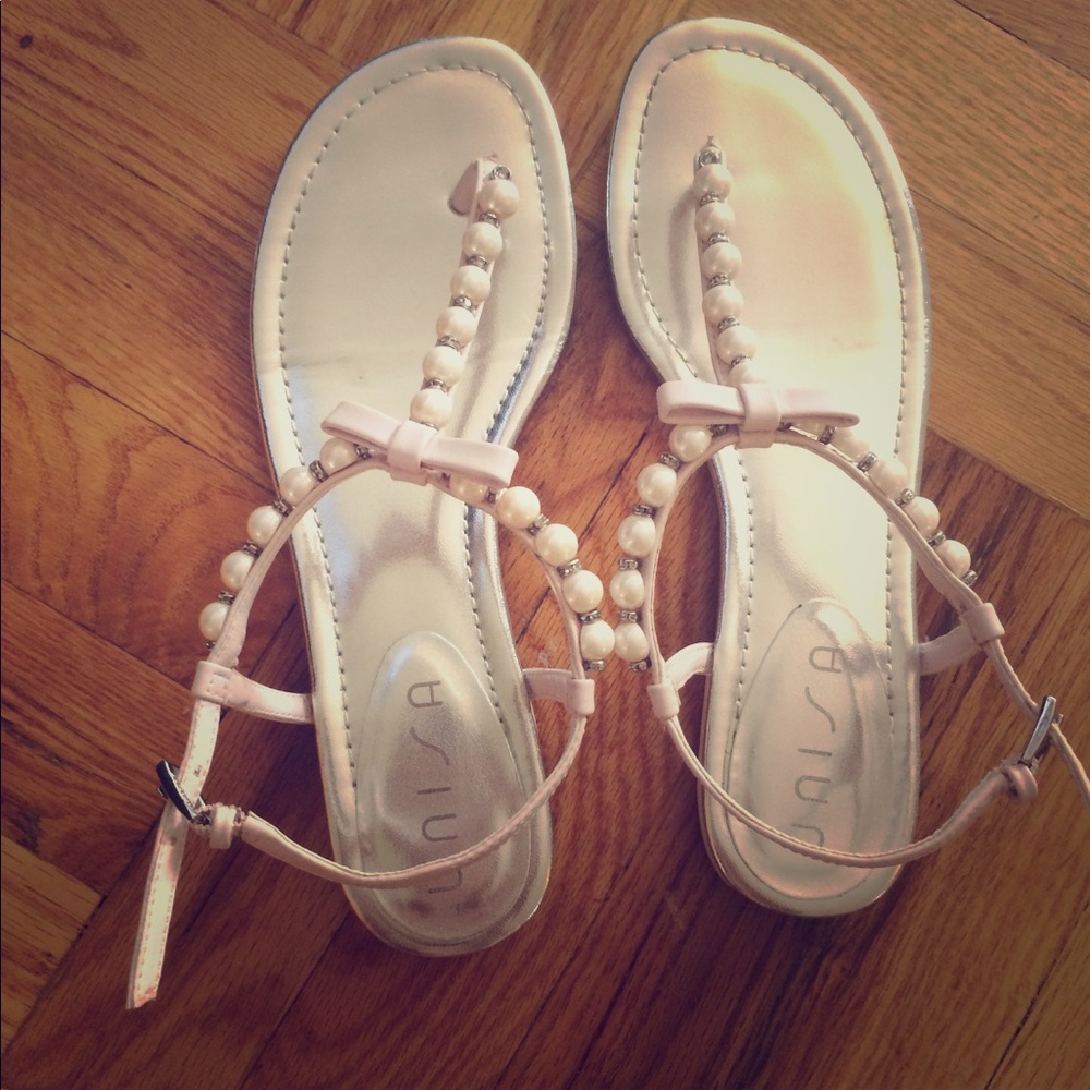 Unisal dacoata flat sandal