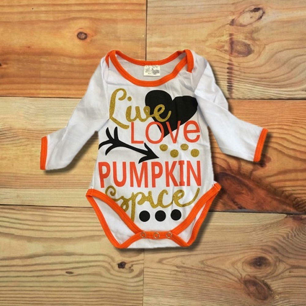 🎃 NWT 🎃 Pumpkin Spice onesie 🎃