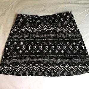 Abercrombie kid's black and white patterned skirt.